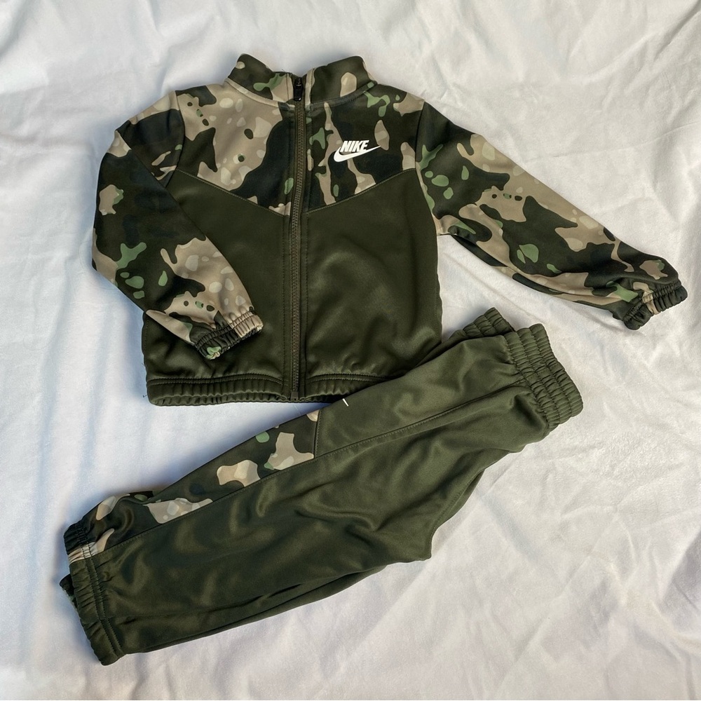 Nike Boys 3T Camo Tracksuit